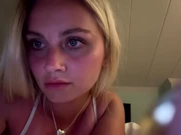 blondeeebunniee