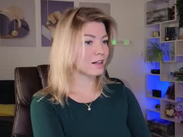 julia cute 