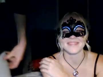 maskedcouple200
